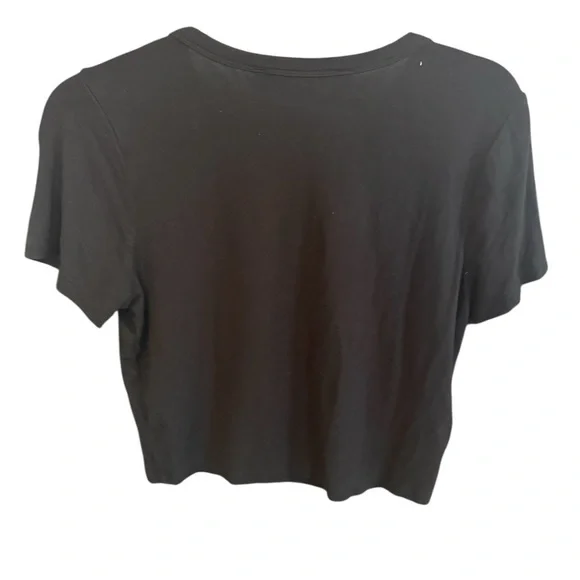 Hello Kitty T-Shirt - Picture 2 of 4